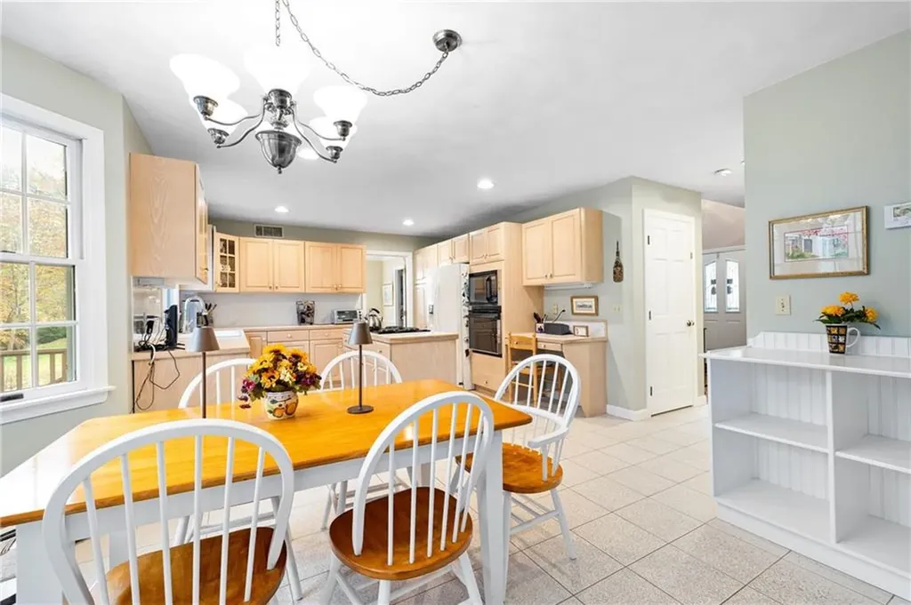 90 Signal Ridge Way East Greenwich RI 02818