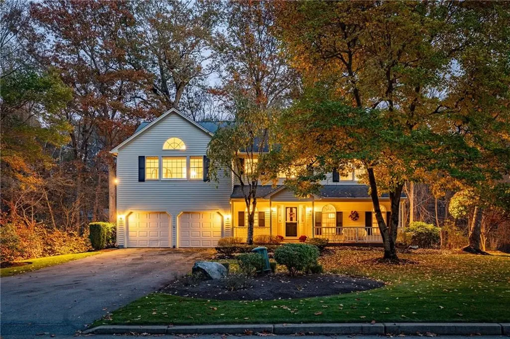 90 Signal Ridge Way East Greenwich RI 02818