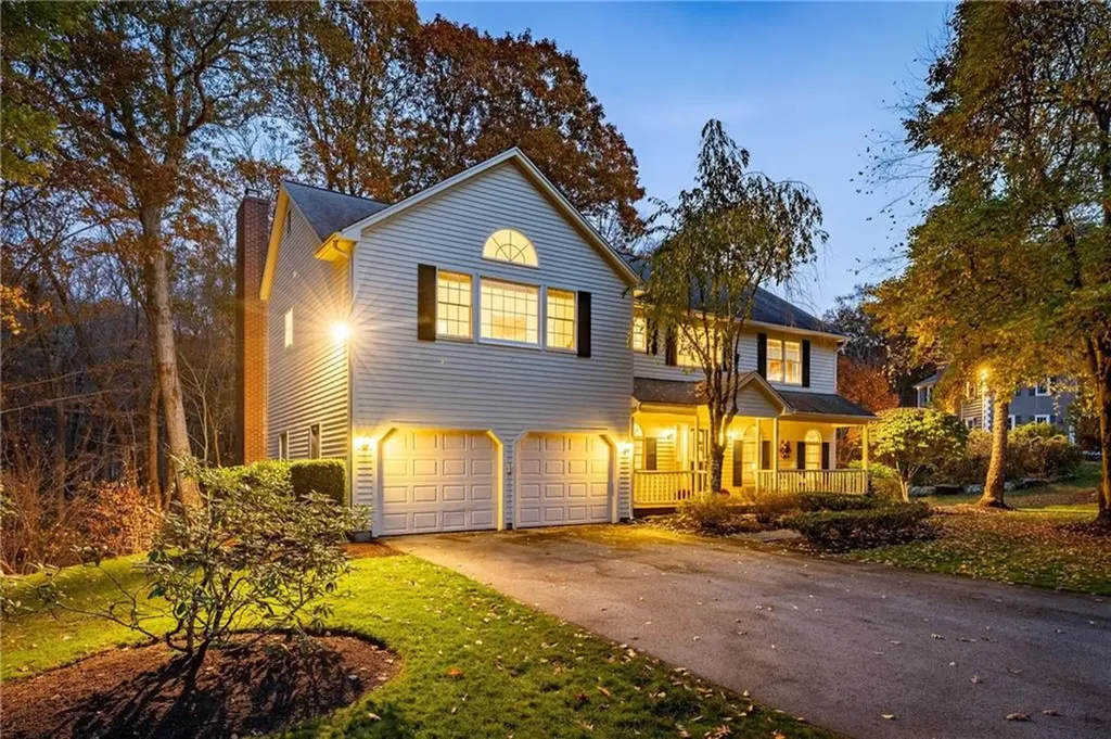 90 Signal Ridge Way East Greenwich RI 02818