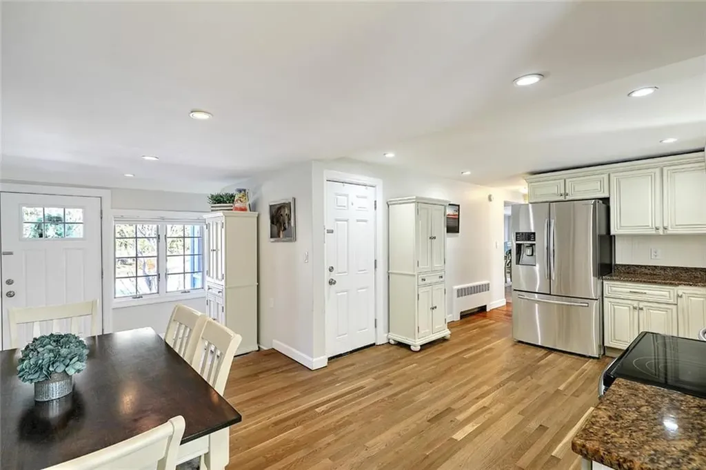 10 Manning Drive Barrington RI 02806