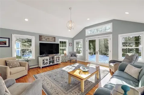 10 Manning Drive Barrington RI 02806