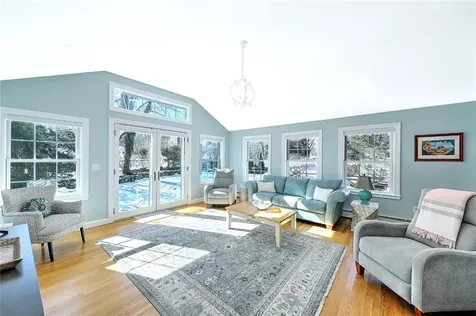 10 Manning Drive Barrington RI 02806