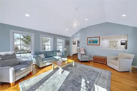 10 Manning Drive Barrington RI 02806