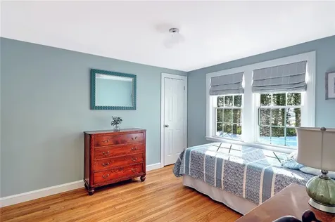 10 Manning Drive Barrington RI 02806