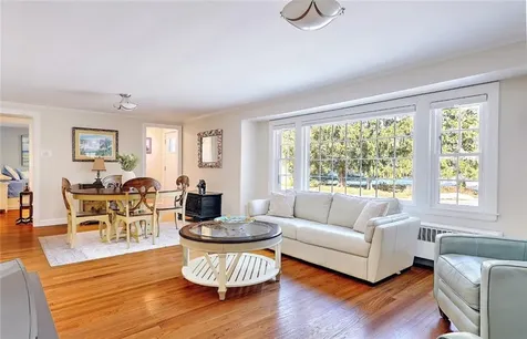 10 Manning Drive Barrington RI 02806