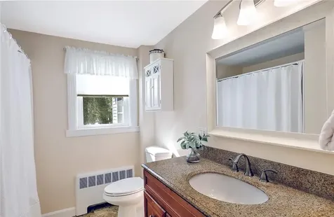 10 Manning Drive Barrington RI 02806