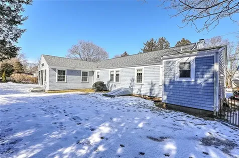 10 Manning Drive Barrington RI 02806