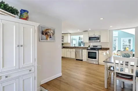 10 Manning Drive Barrington RI 02806