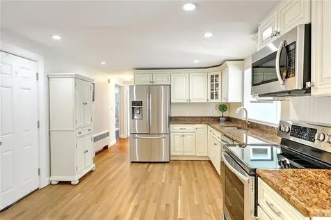 10 Manning Drive Barrington RI 02806