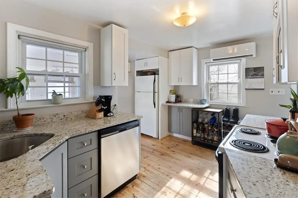 12 Barber Avenue Warwick RI 02886