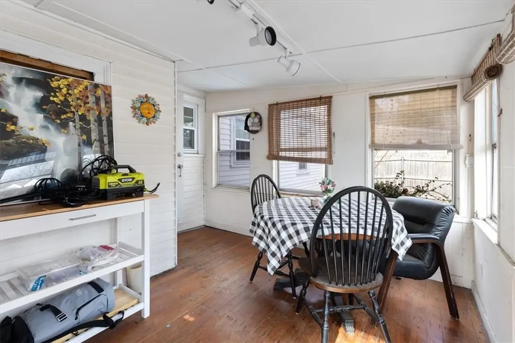 12 Barber Avenue Warwick RI 02886