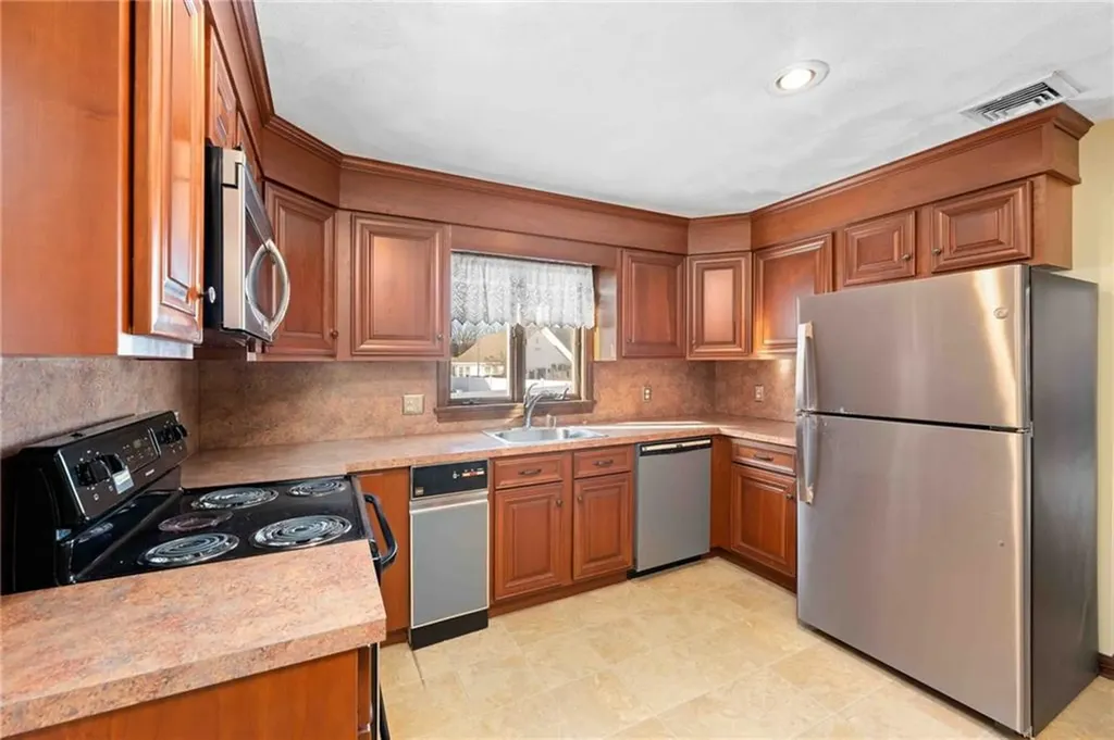 91 Old Spring Road Cranston RI 02920