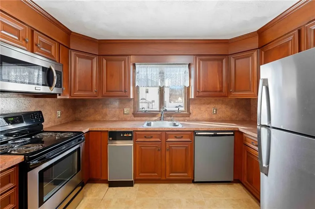 91 Old Spring Road Cranston RI 02920