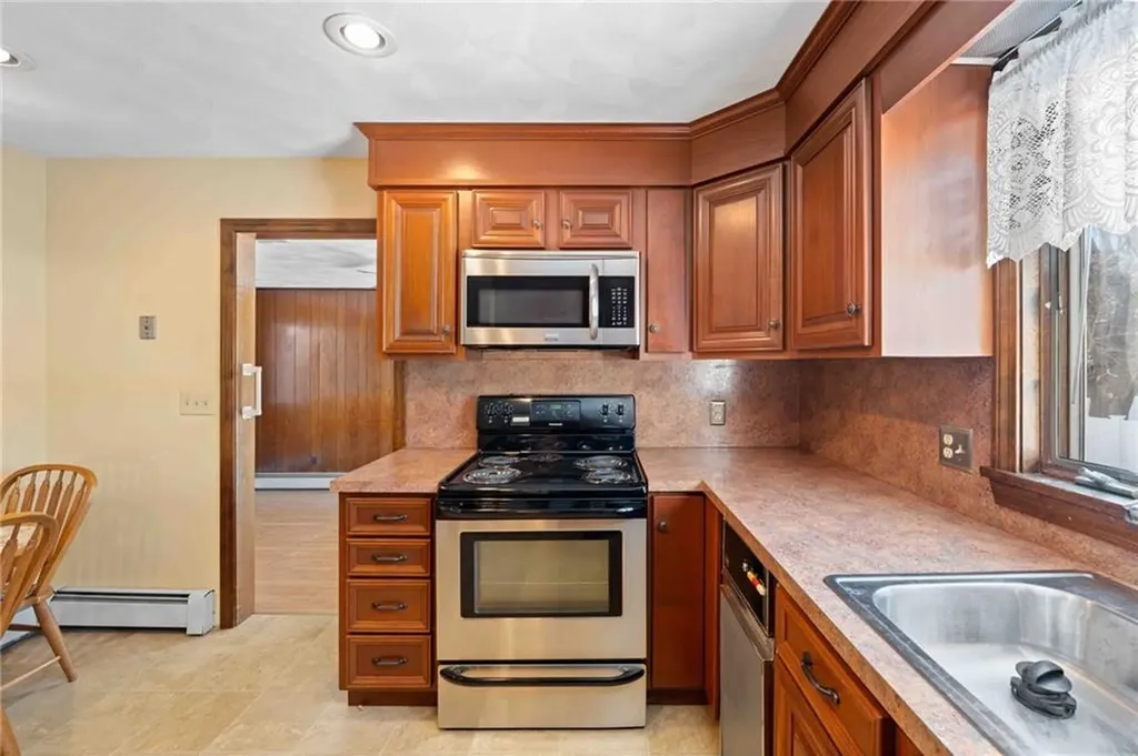 91 Old Spring Road Cranston RI 02920