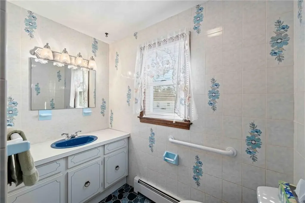 91 Old Spring Road Cranston RI 02920