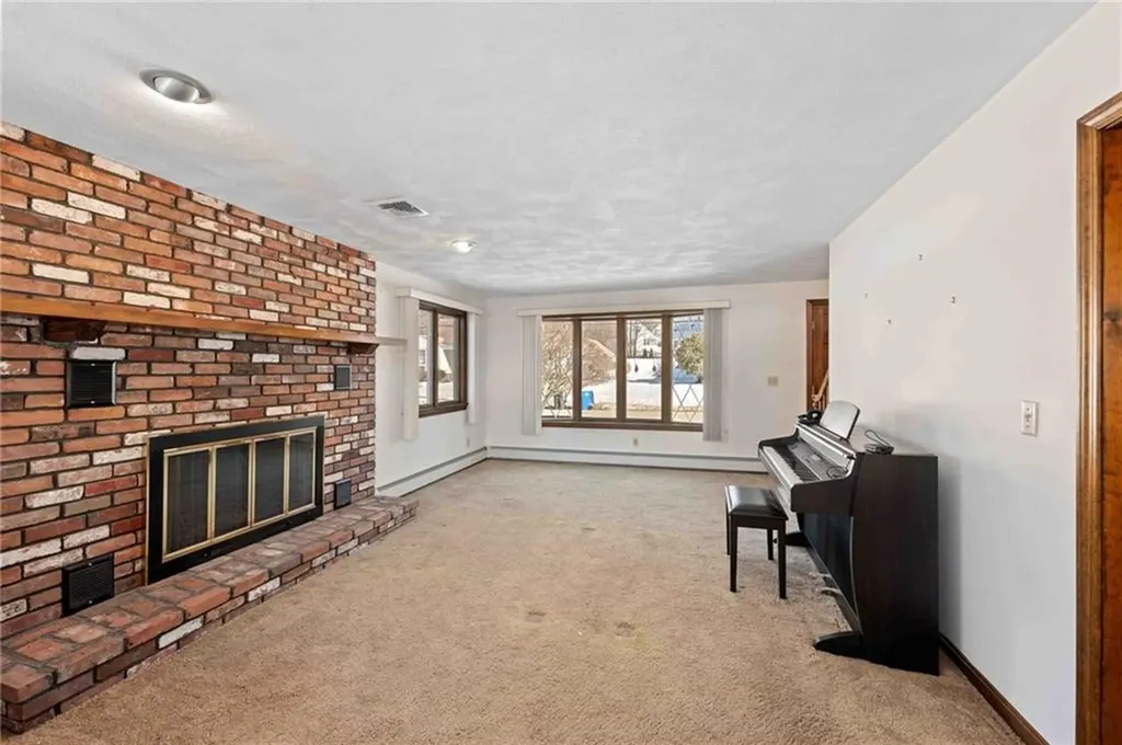 91 Old Spring Road Cranston RI 02920