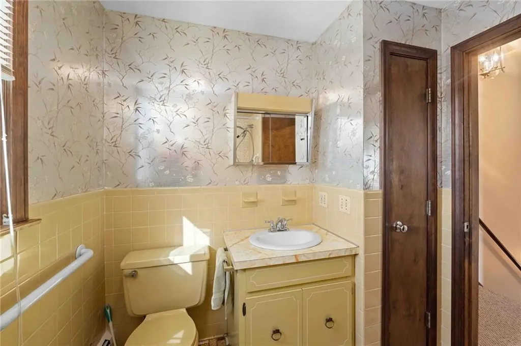 91 Old Spring Road Cranston RI 02920