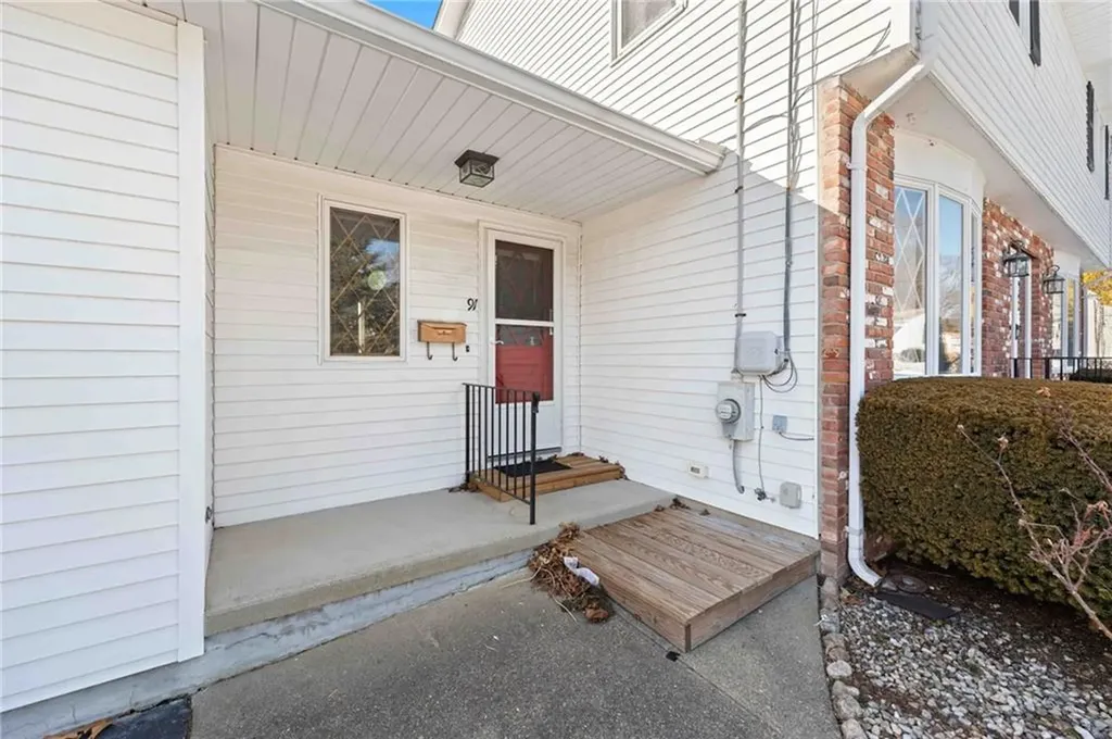 91 Old Spring Road Cranston RI 02920