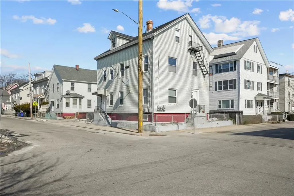 39 Darling Street Central Falls RI 02863
