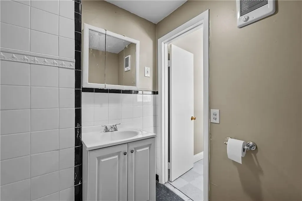 39 Darling Street Central Falls RI 02863