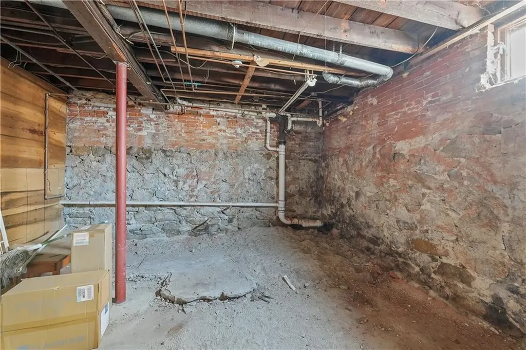 39 Darling Street Central Falls RI 02863