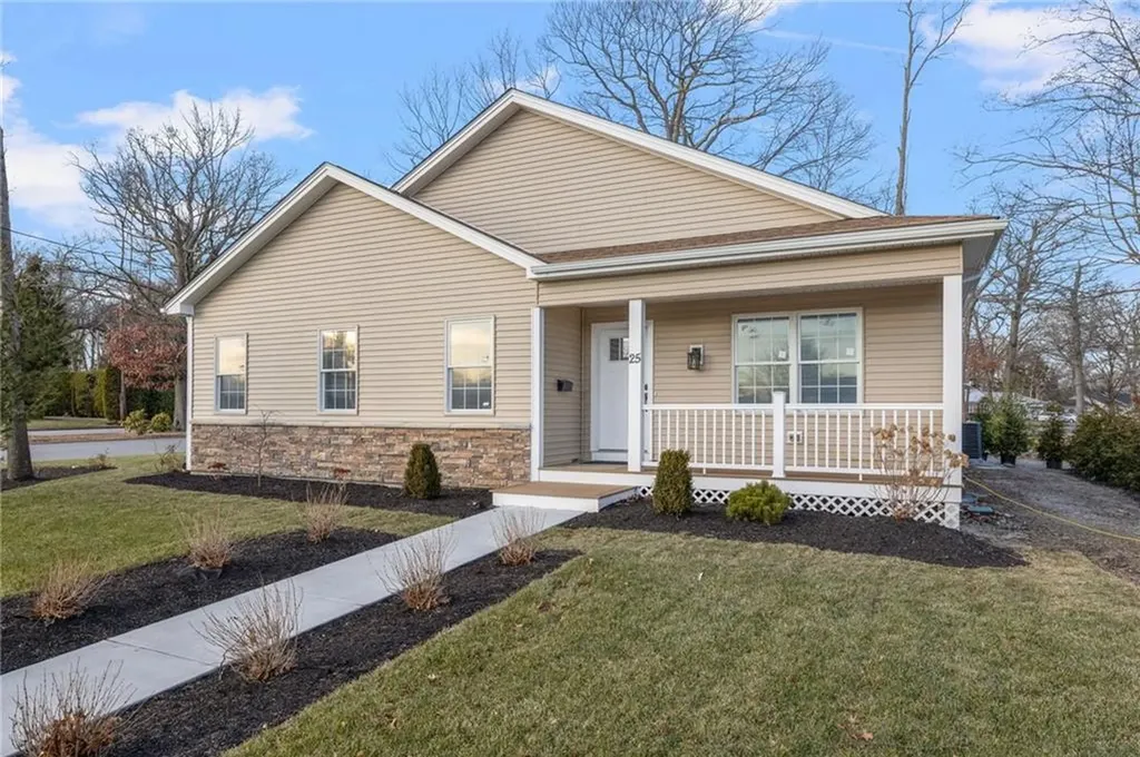 25 Summit Drive Cranston RI 02920