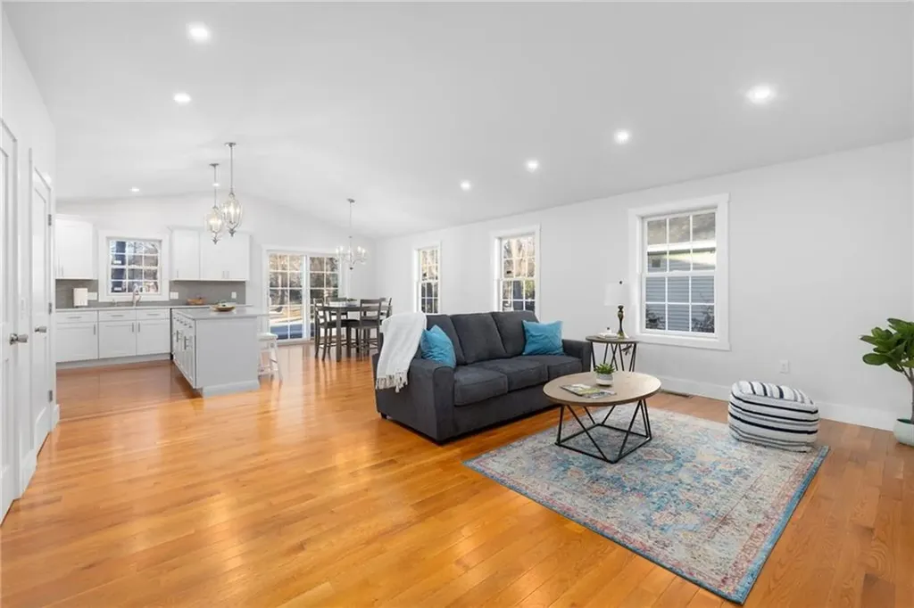 25 Summit Drive Cranston RI 02920