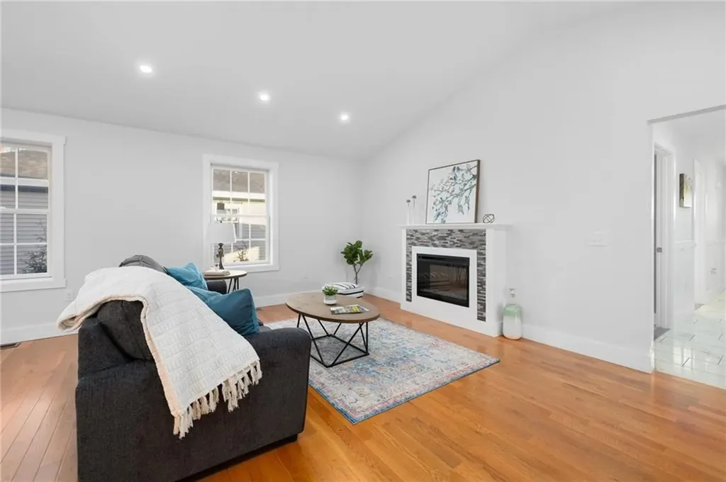 25 Summit Drive Cranston RI 02920