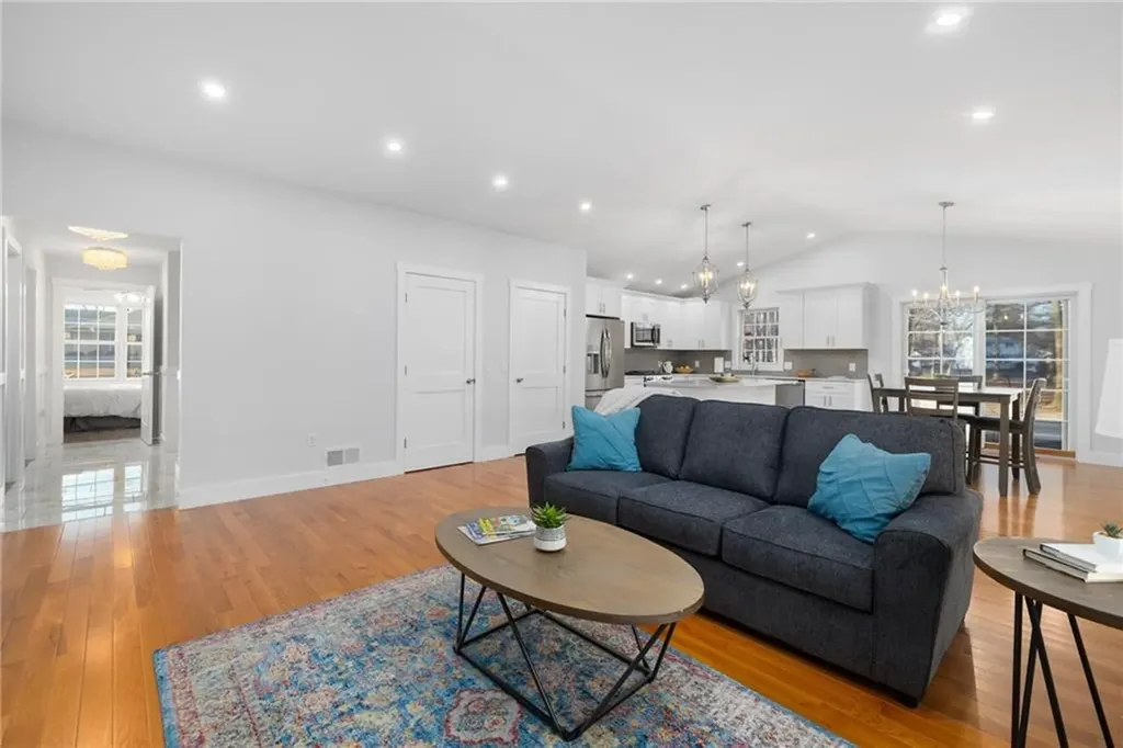 25 Summit Drive Cranston RI 02920