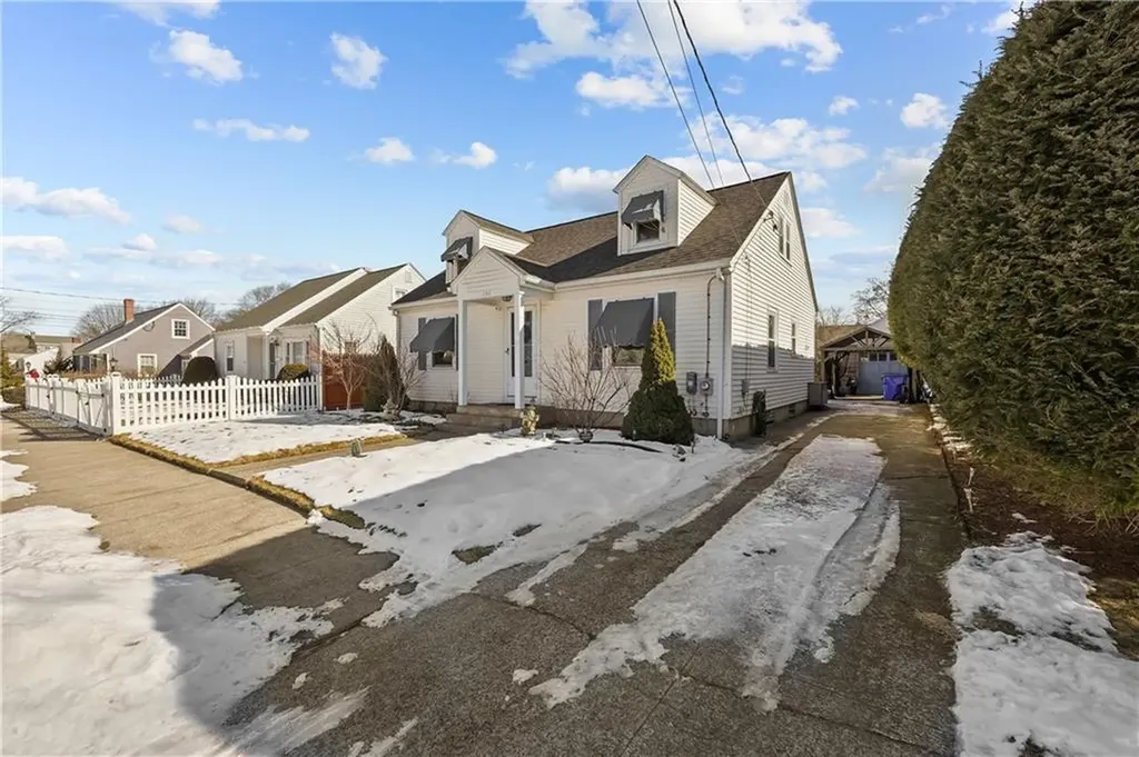 236 Bloomfield Street Pawtucket RI 02861