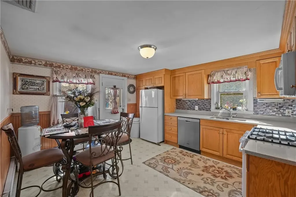 236 Bloomfield Street Pawtucket RI 02861