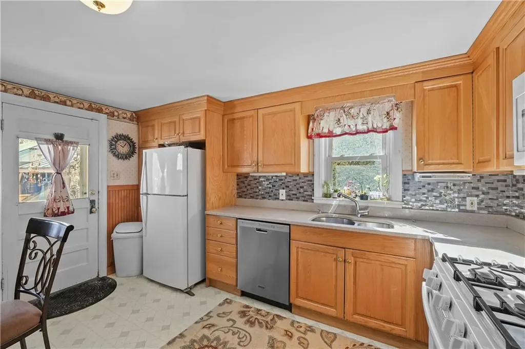 236 Bloomfield Street Pawtucket RI 02861