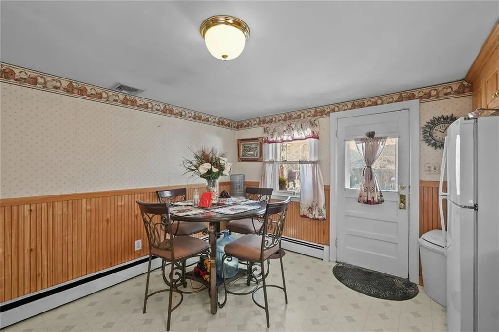 236 Bloomfield Street Pawtucket RI 02861