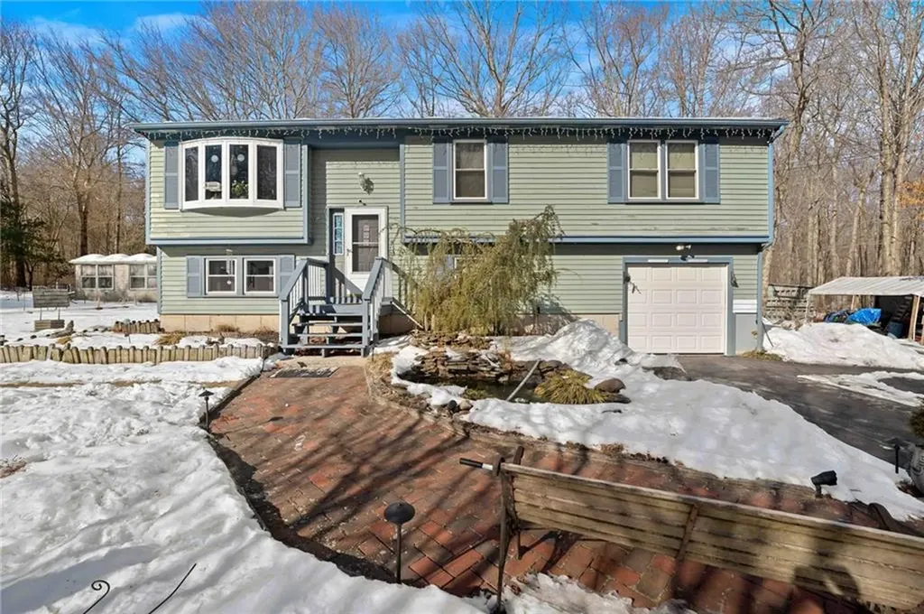 189 Twin Brook Lane Coventry RI 02816
