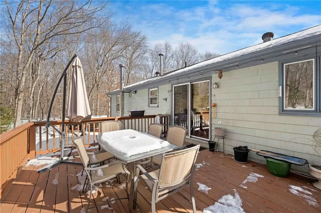 189 Twin Brook Lane Coventry RI 02816