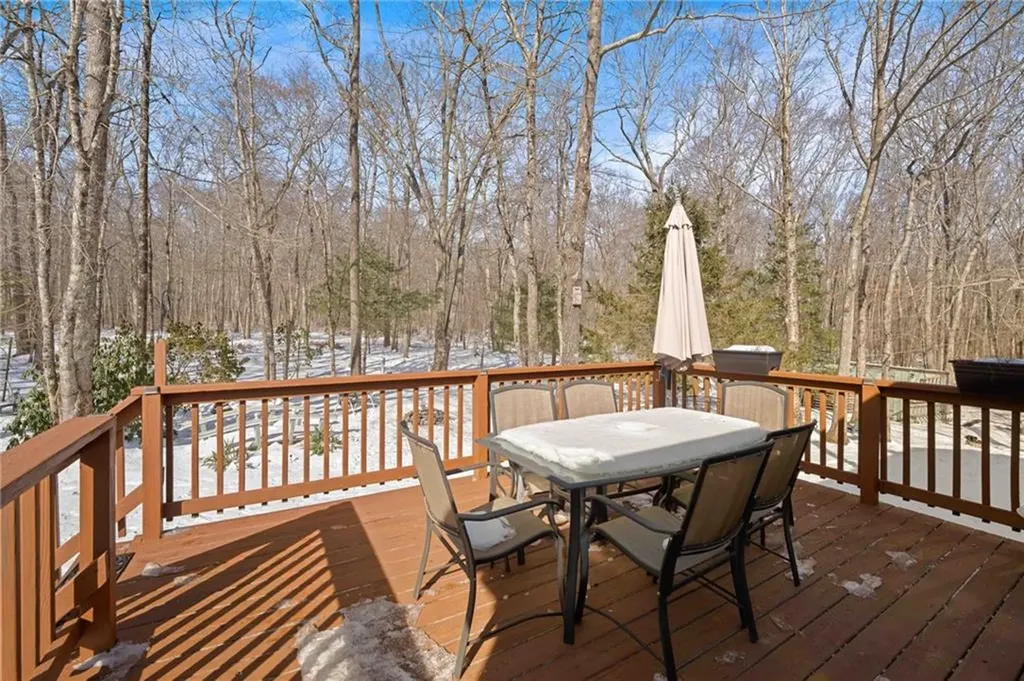 189 Twin Brook Lane Coventry RI 02816