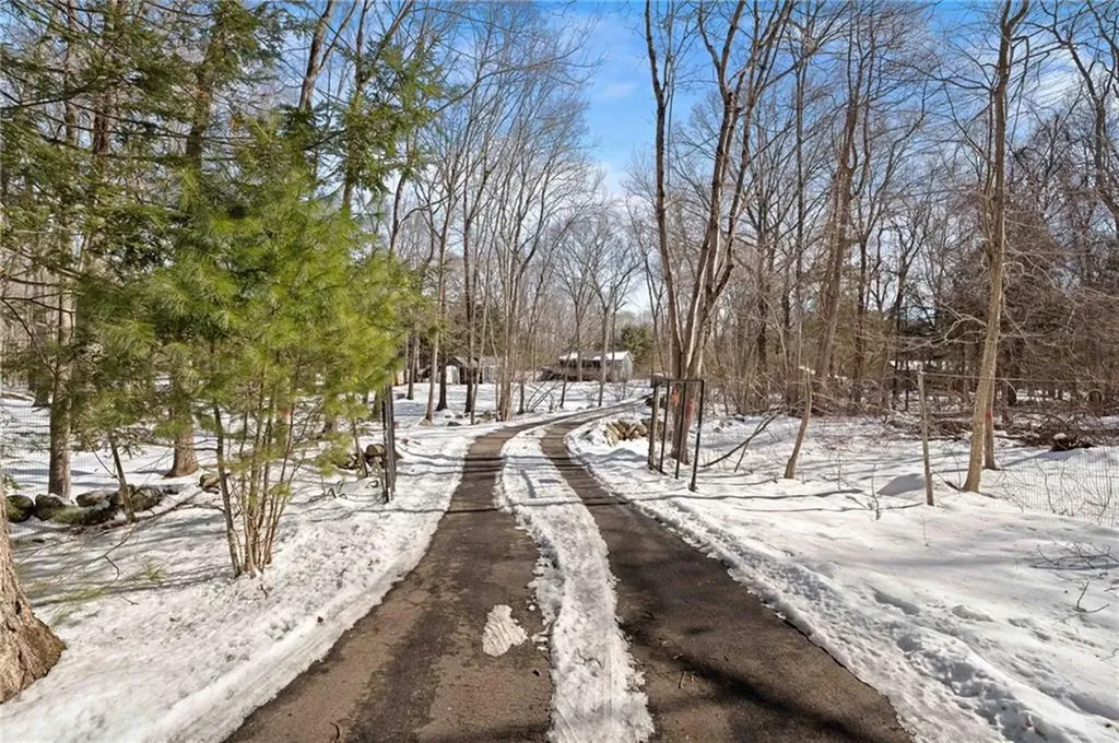 189 Twin Brook Lane Coventry RI 02816