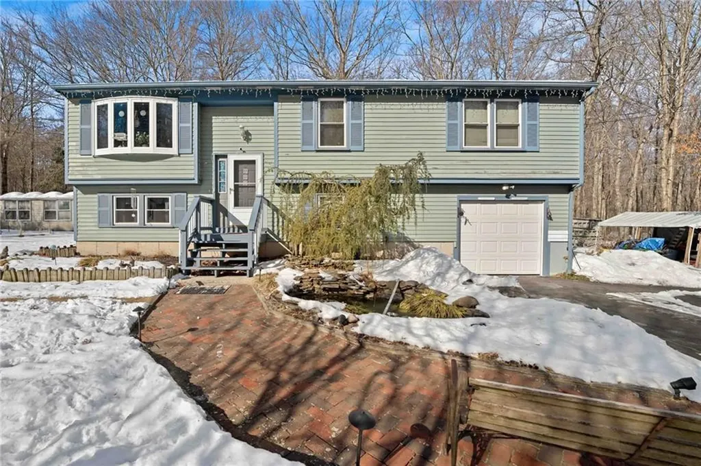 189 Twin Brook Lane Coventry RI 02816