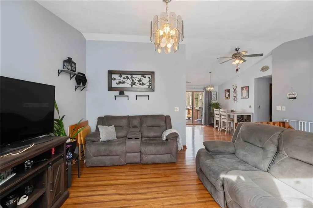 189 Twin Brook Lane Coventry RI 02816