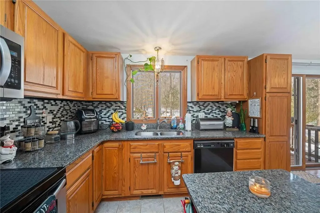 189 Twin Brook Lane Coventry RI 02816