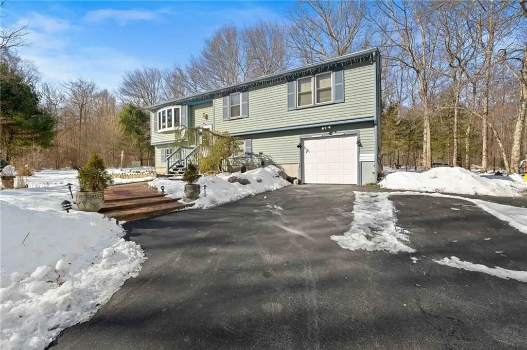 189 Twin Brook Lane Coventry RI 02816