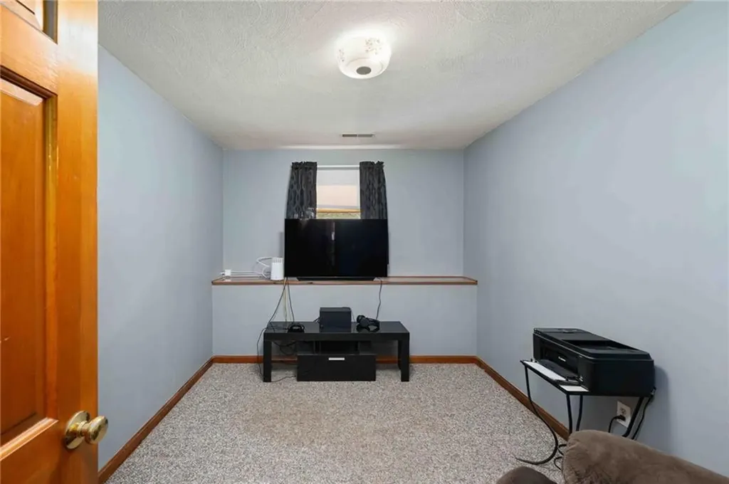 189 Twin Brook Lane Coventry RI 02816