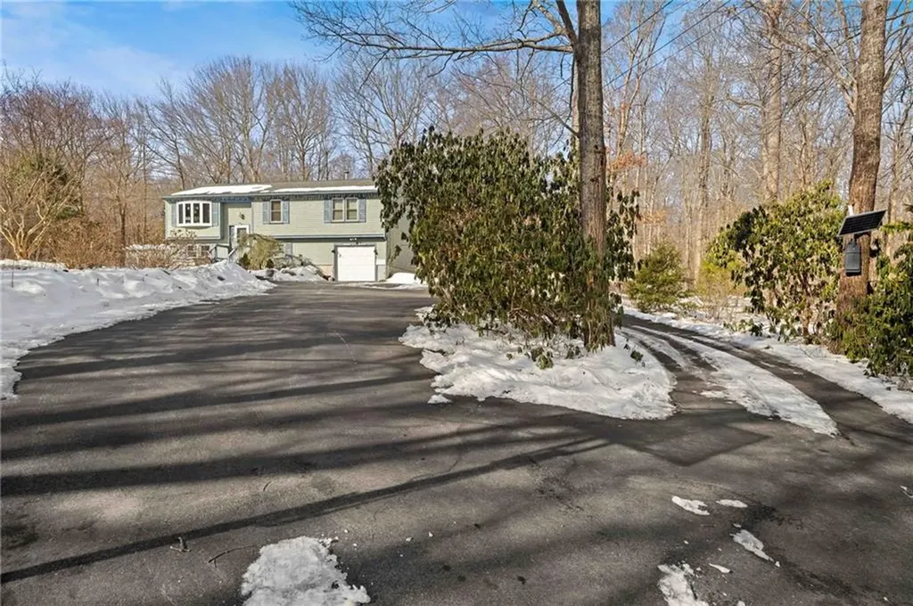 189 Twin Brook Lane Coventry RI 02816