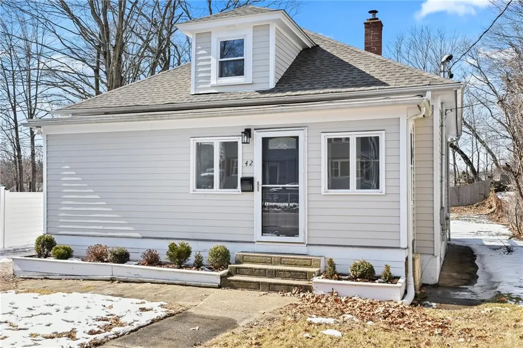 42 Clyde Street West Warwick RI 02893