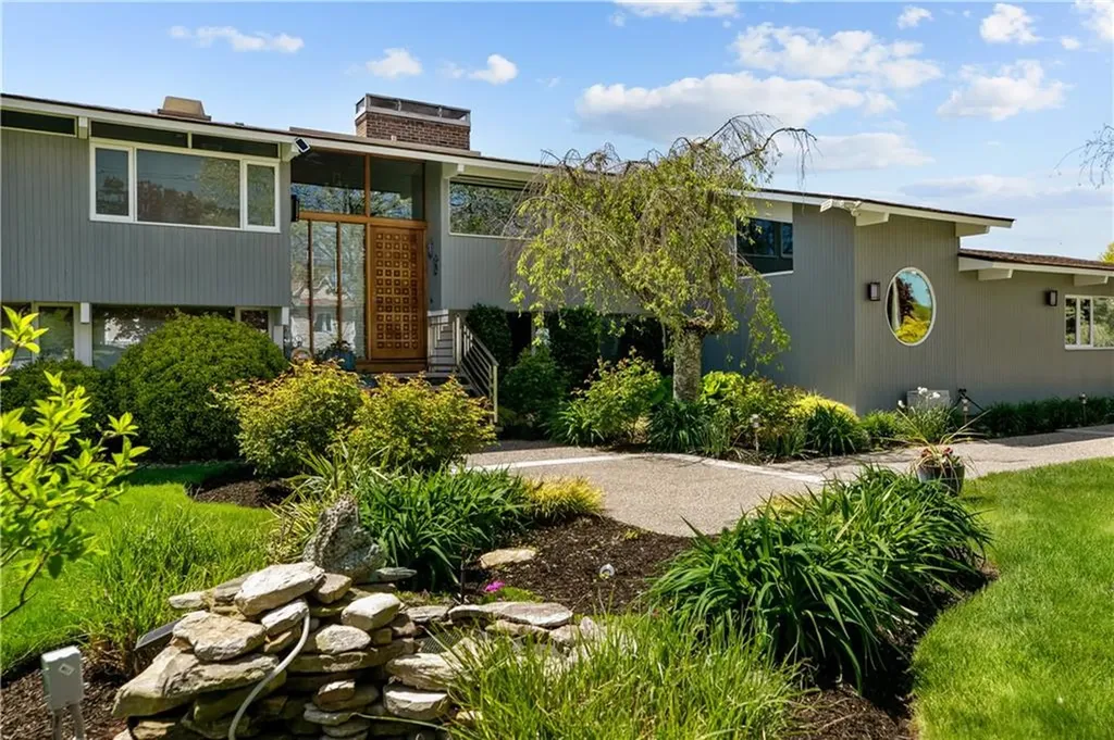 10 Ocean View Drive Middletown RI 02842