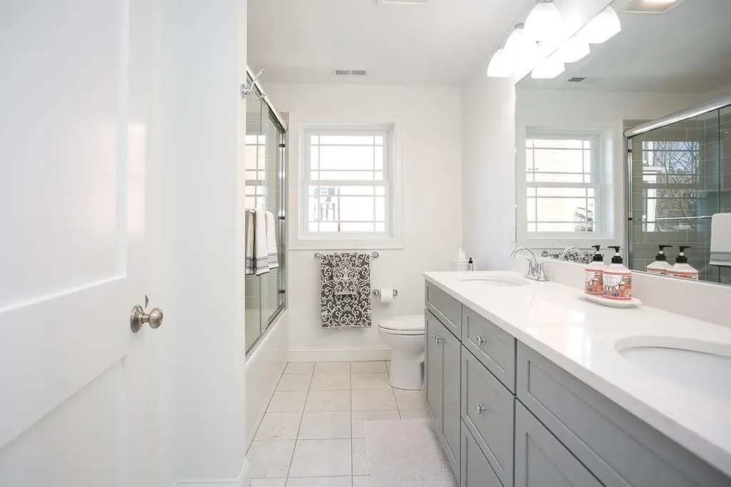 107 Orchard Avenue Middletown RI 02842