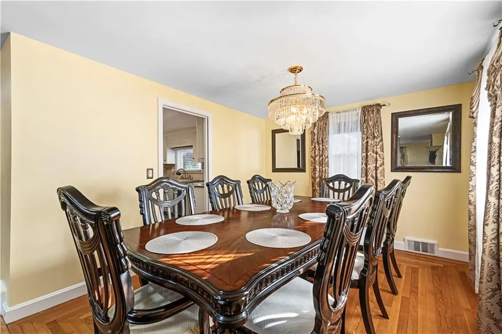 15 Whitewood Drive Cranston RI 02920
