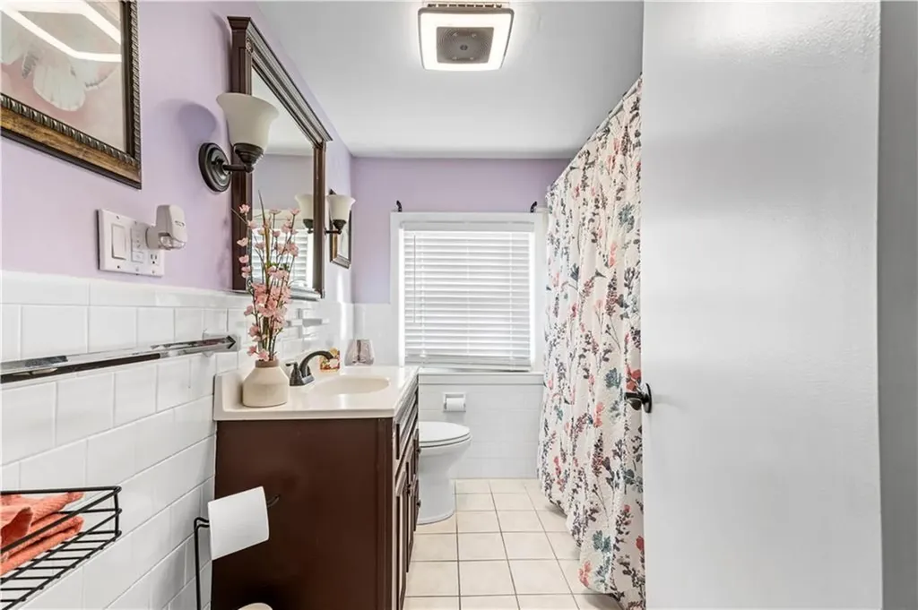 15 Whitewood Drive Cranston RI 02920