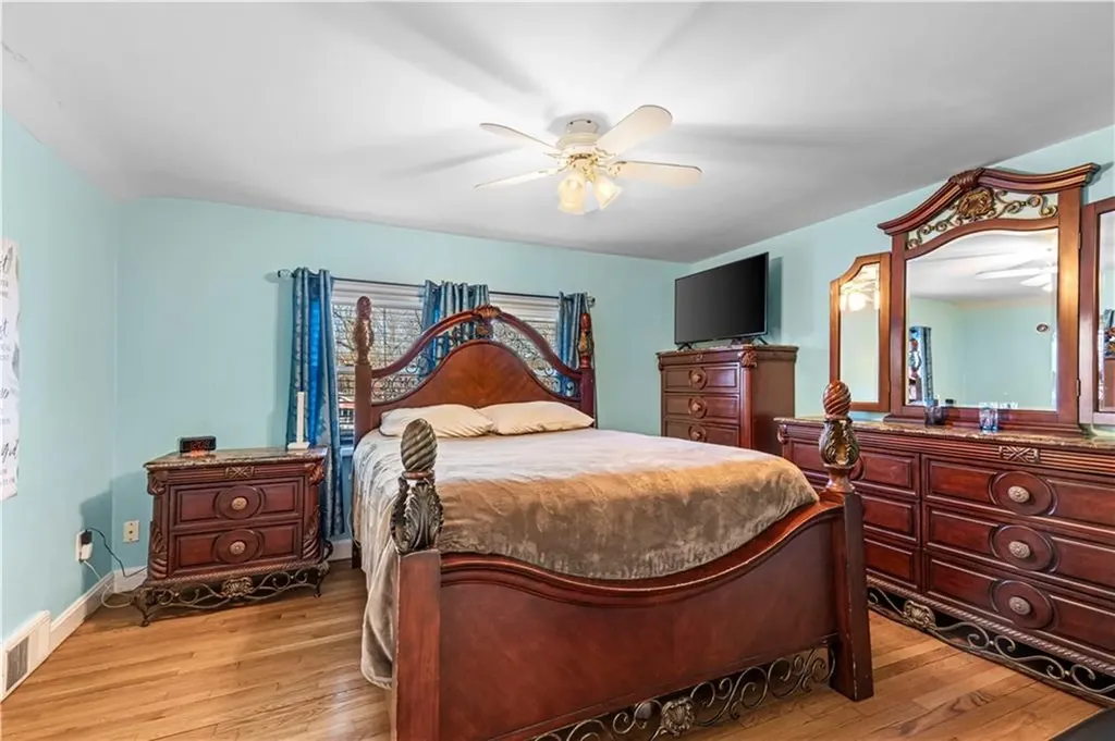 15 Whitewood Drive Cranston RI 02920