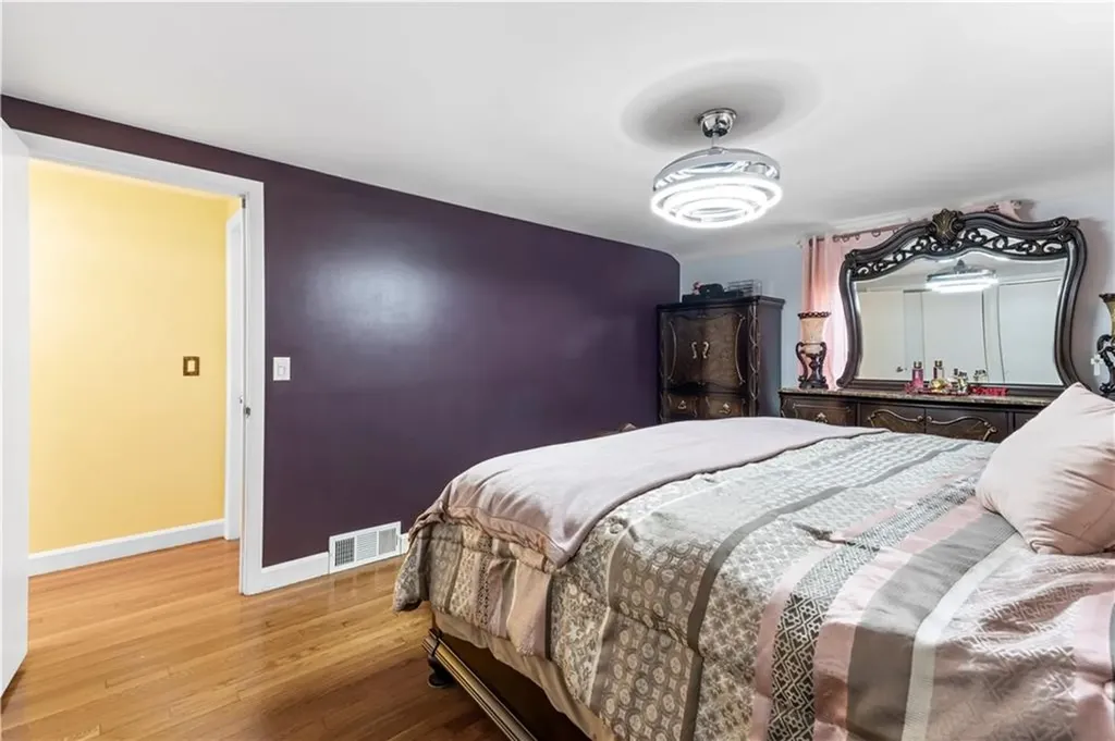 15 Whitewood Drive Cranston RI 02920